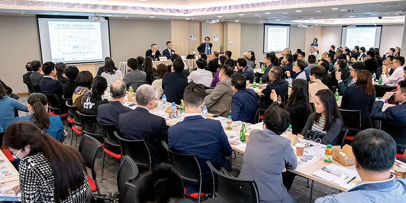 Members attend a full house roundtable at the Chamber on the latest developments in Zhuhai.