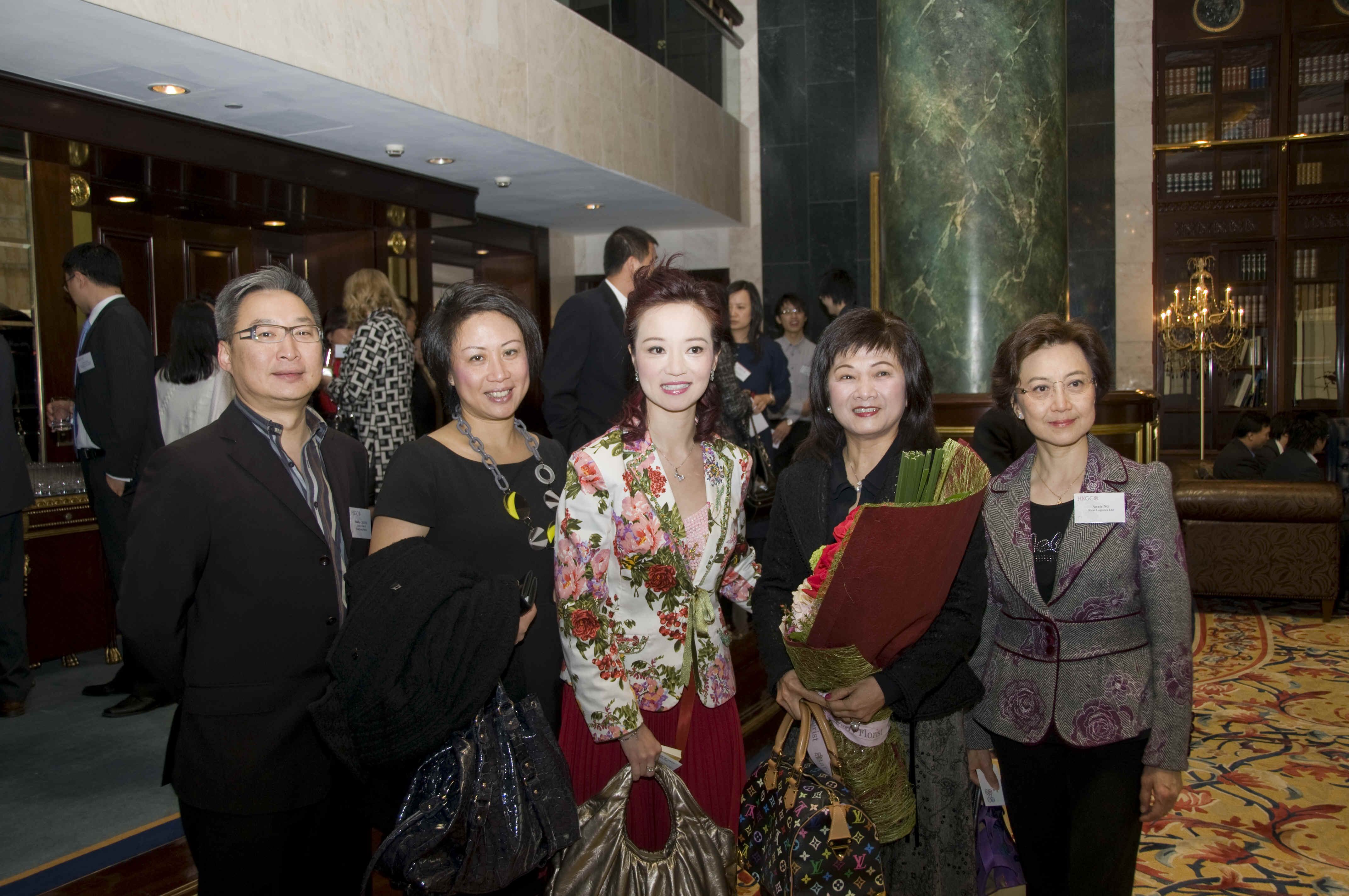 guests.jpg (6154043 bytes)