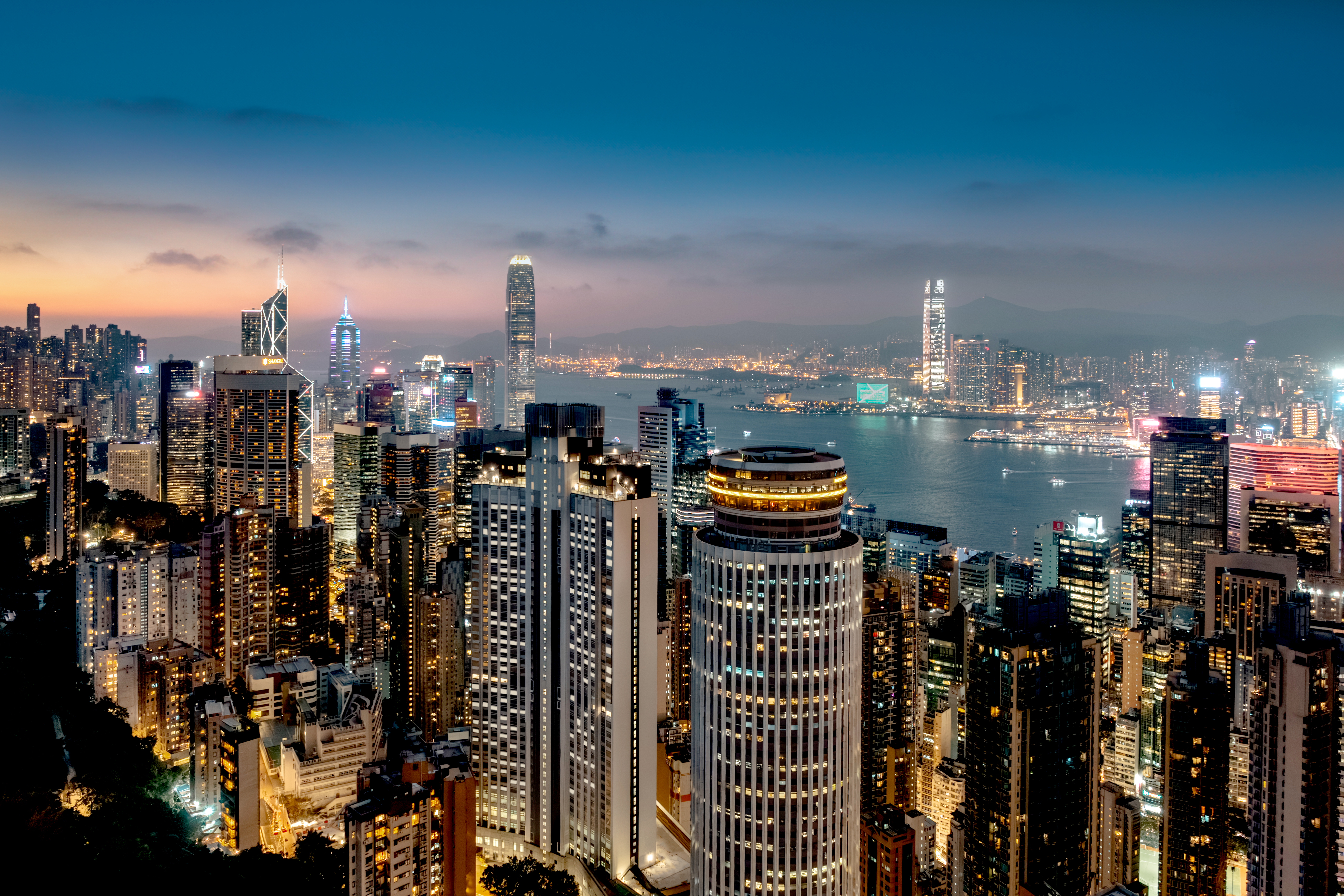 Hopewell_Hotel_Exterior_Night_Harbour