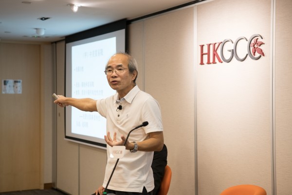 Renowned political commentator Johnny Lau Yui-siu at a roundtable luncheon on 5 September.
